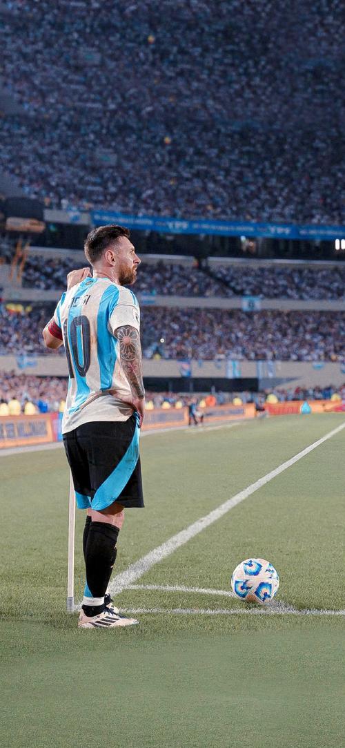 杨瀚森上5分钟送2分1板1助1帽 后三节枯坐板凳（杨瀚森仅打5分钟拿下2分1板1助1帽 后三节未再出场）