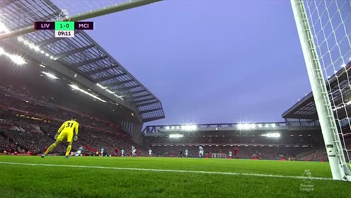 荷兰女国脚罗尔德公开谈论与女友恋情，两人曾因亲密照片受批评（荷兰女足国脚罗尔德公开谈与女友的感情，二人曾因亲密照遭到批评）